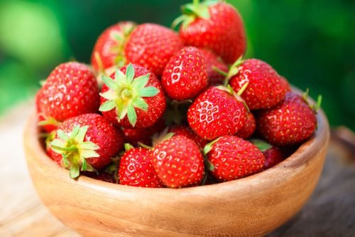 Strawberry Aroma / Fragrance Oil for Soaps, Candles, Lotions, Shampoos and Perfumery (Nature Identical)