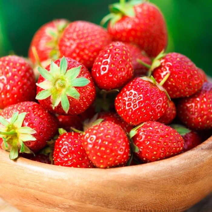 Strawberry Aroma / Fragrance Oil for Soaps, Candles, Lotions, Shampoos and Perfumery (Nature Identical)
